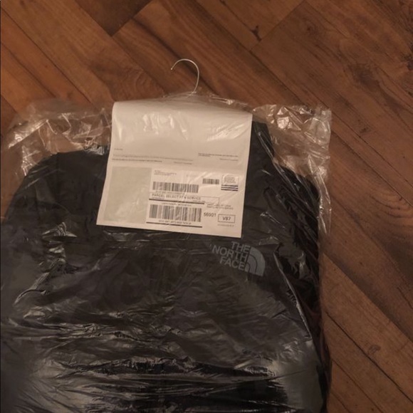 Northface camo bubble coat - Picture 2 of 3